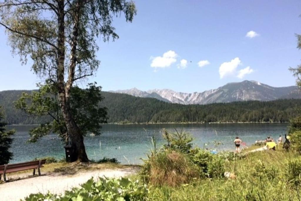 Zentral, Ruhig & Stilvoll Mit Bergpanorama+ Garten Garmisch-Partenkirchen Exterior photo