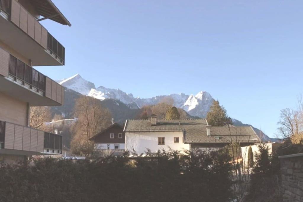 Zentral, Ruhig & Stilvoll Mit Bergpanorama+ Garten Garmisch-Partenkirchen Exterior photo